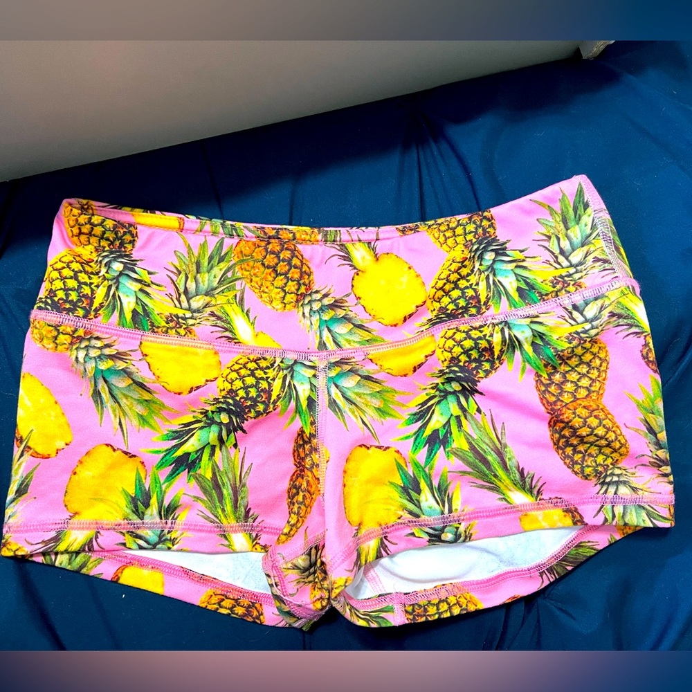 FLEO PINEAPPLE FINEAPPLE 🍍